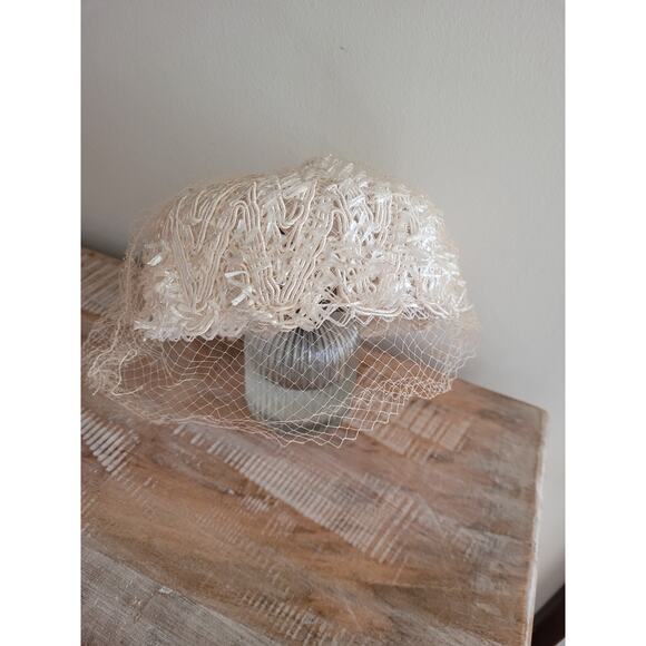 Vintage Ivory Lace Hat - Picture 6 of 6
